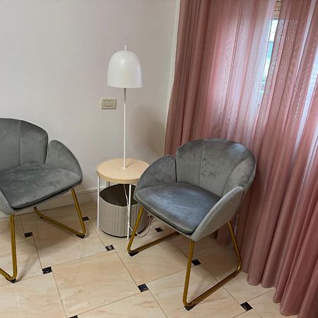Riva Dei Fiori Apartment Viareggio Ngoại thất bức ảnh
