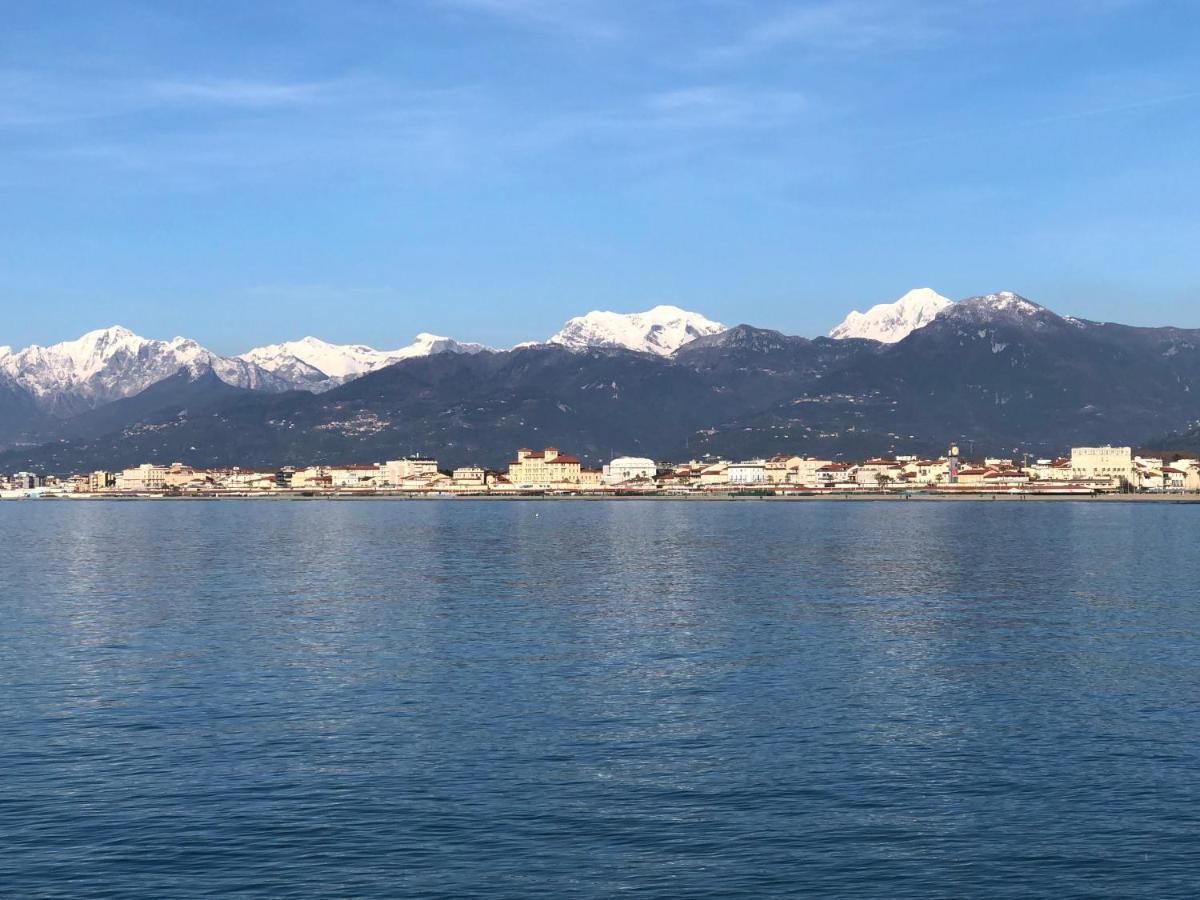 Riva Dei Fiori Apartment Viareggio Ngoại thất bức ảnh