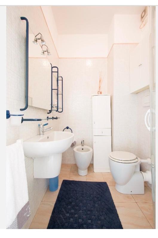 Riva Dei Fiori Apartment Viareggio Ngoại thất bức ảnh